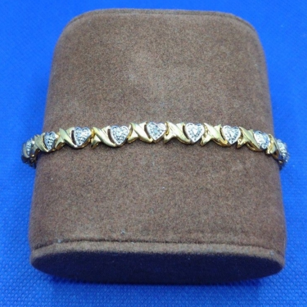 24k over sterling silver xo design with heart diamond